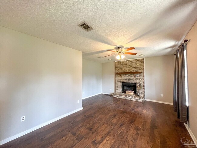 Foto del edificio - 2819 Godwin Ln