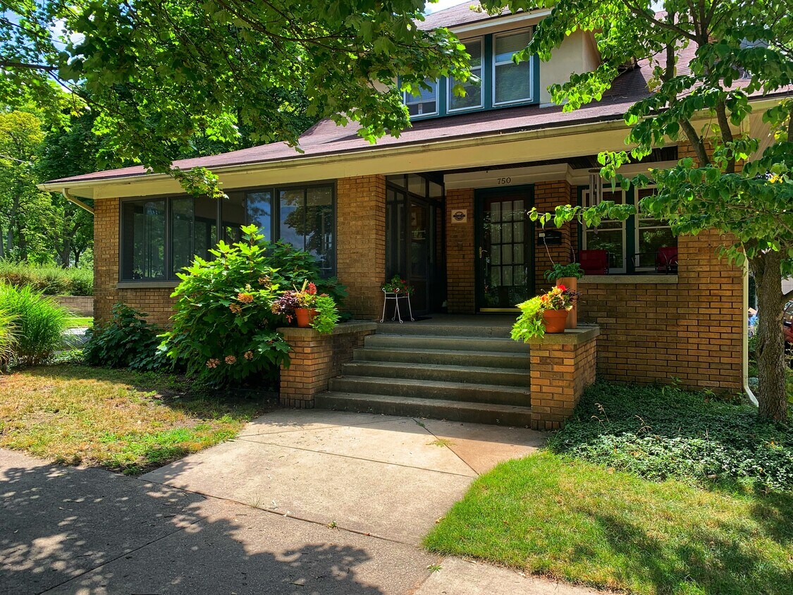 Foto del edificio - 750 Fountain St NE