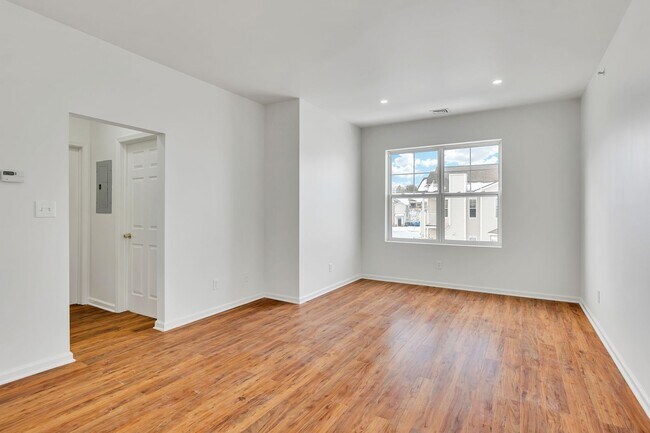 Interior Photo - Steeplechase At Malta