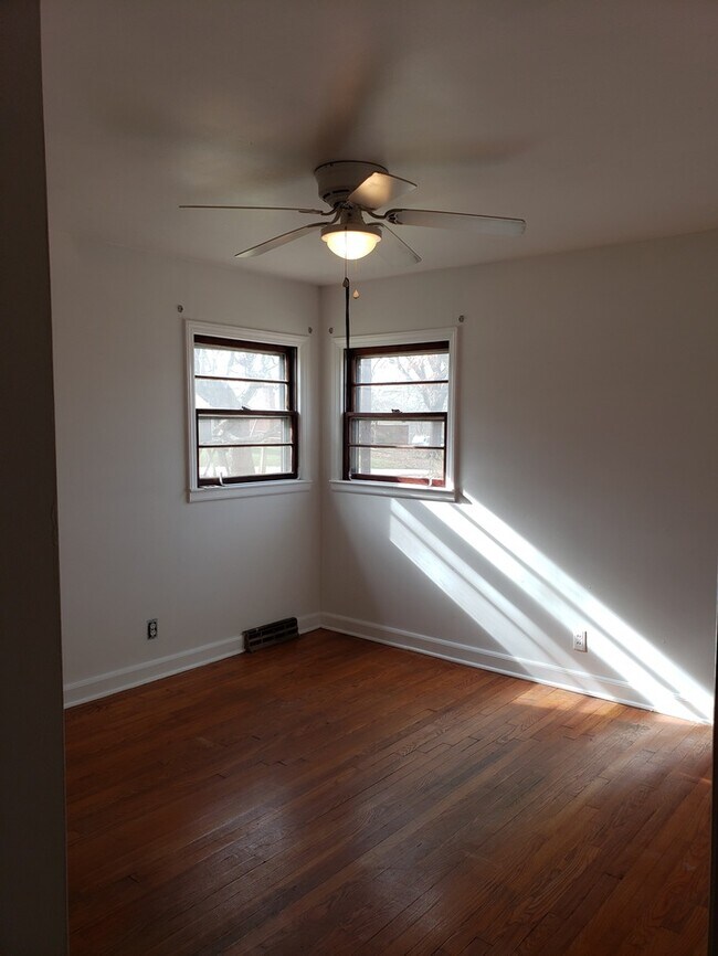 Building Photo - 14 Montgomery Street