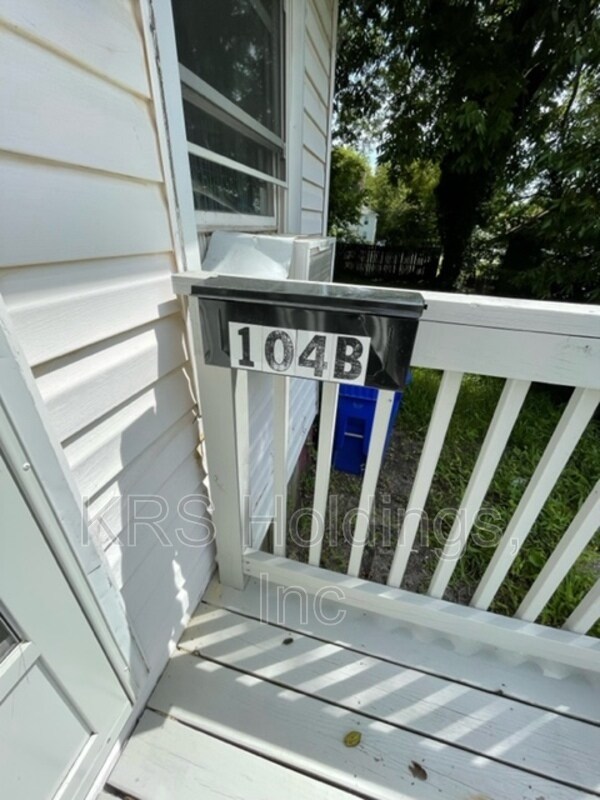 Primary Photo - 104 N 4th St