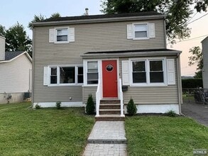Building Photo - 151 Island Ave