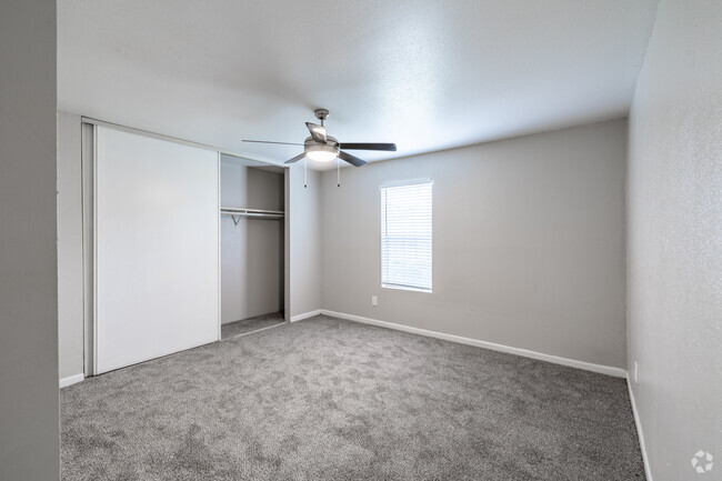 1BR, 1BA - 661 SF - Silvermine