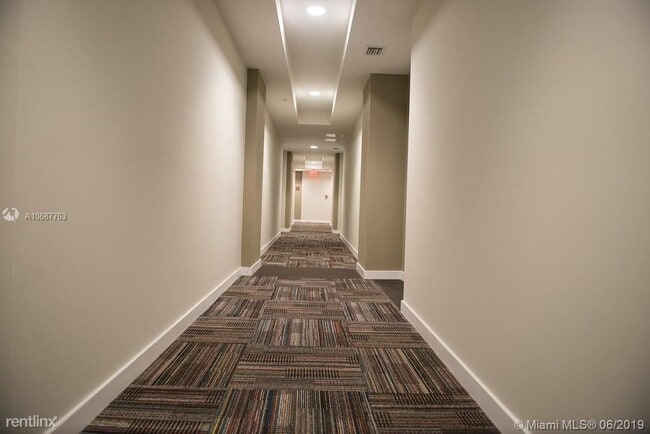 Building Photo - 1 br, 1 bath  - Midtown Doral