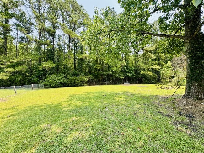 Building Photo - 3582 Greenwood Dr