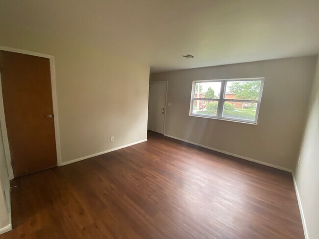Building Photo - 3110 Clairpoint Ct