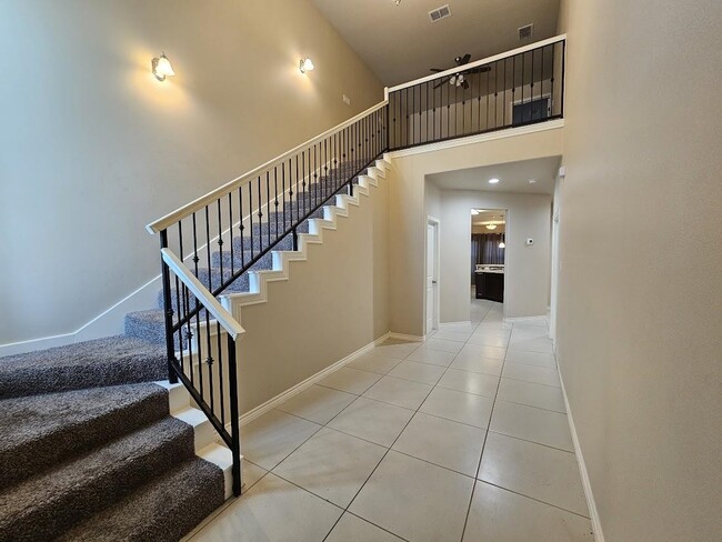 Building Photo - 218 John Irving Dr