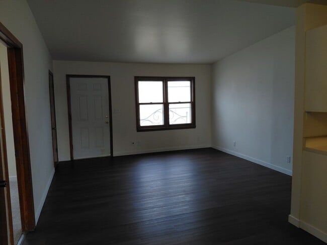 Foto del edificio - 140/150 W 4th Duplex