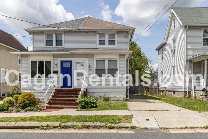 Primary Photo - 419 Glover St
