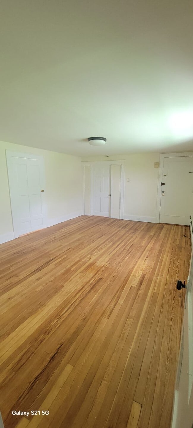 Building Photo - 40 Brookwood Dr