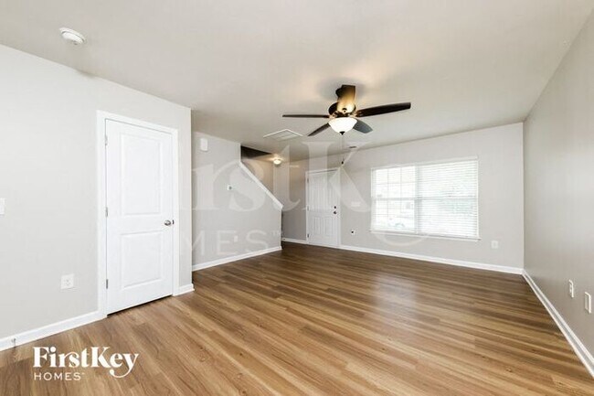 Foto del edificio - 1556 Kilstrom St