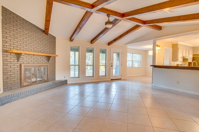 Building Photo - Spacious 3-Bed, 2-Bath Brick Home with 2-Car Garage, Granite Countertops, and Stainless Steel App...