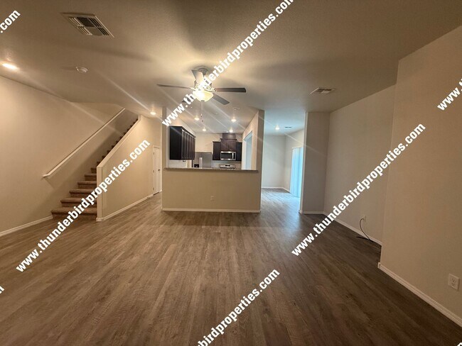 Foto del edificio - Beautiful 4 bedroom home near KAFB