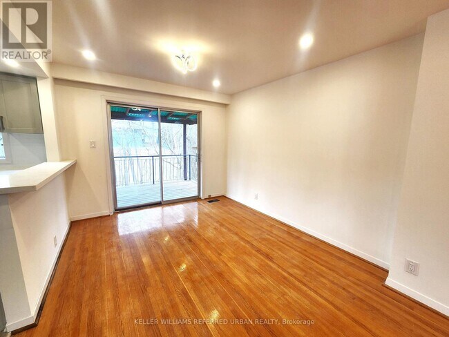 Building Photo - 35 Shippigan Crescent