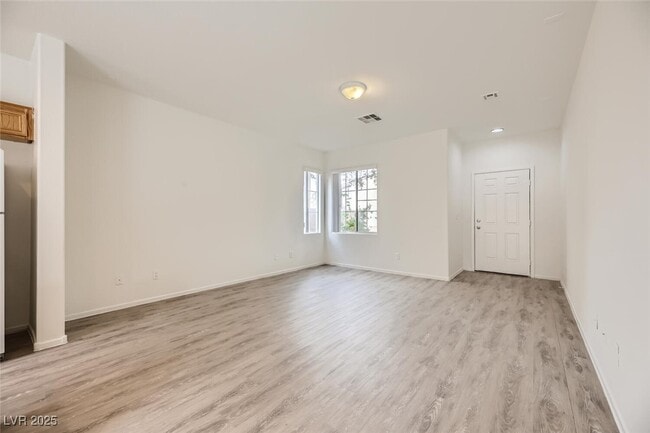 Building Photo - 4045 Oliver Sagebrush Dr