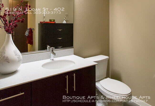 Building Photo - Boutique Apartments