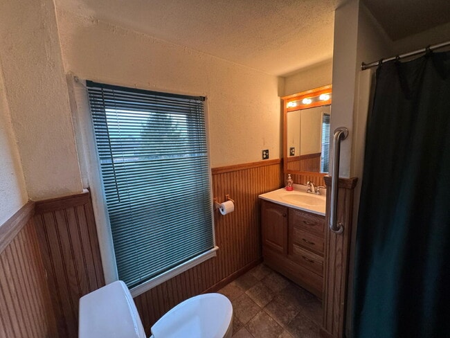 Building Photo - "Charming 3-Bedroom Haven with Gleaming Hardwood Floors in Newport, PA!"