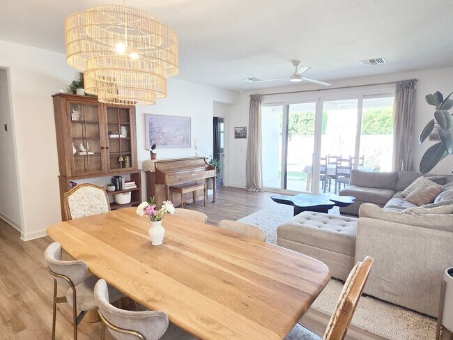Building Photo - 4-bedroom + Den, 3-bath home in The Preserve at San Tan