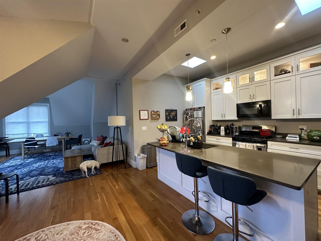 Primary Photo - 16 Linden Ave
