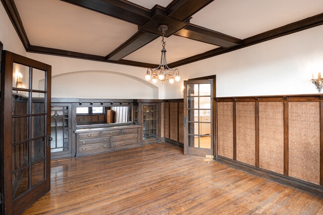 Dining Room - 2546 W Logan Blvd