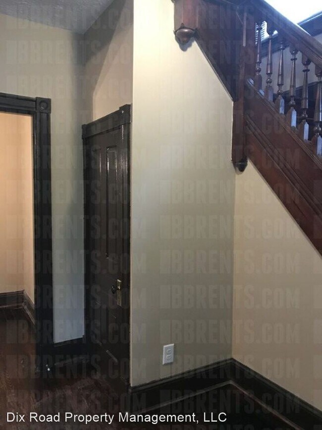 Building Photo - 5 br, 2 bath House - 517 North D Street,
