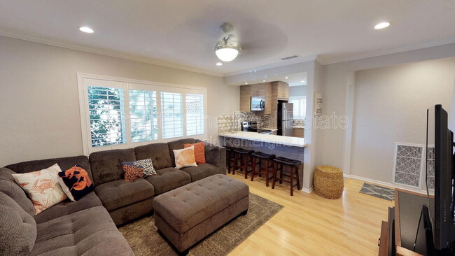 Foto del edificio - 4102 Ingraham St