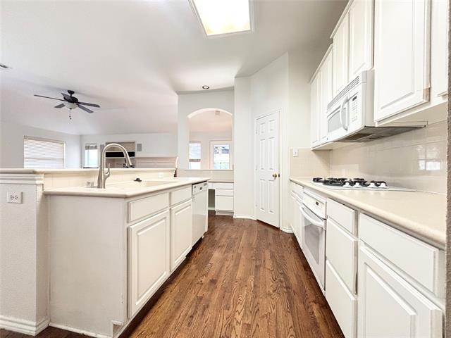 Foto del edificio - 2401 Summerside Ln