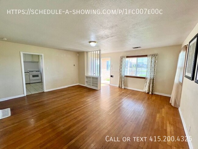 Building Photo - 1720 Cherry Ave