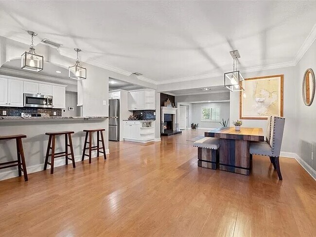 Building Photo - Beautiful Home For Rent with TONS OF UPGRA...