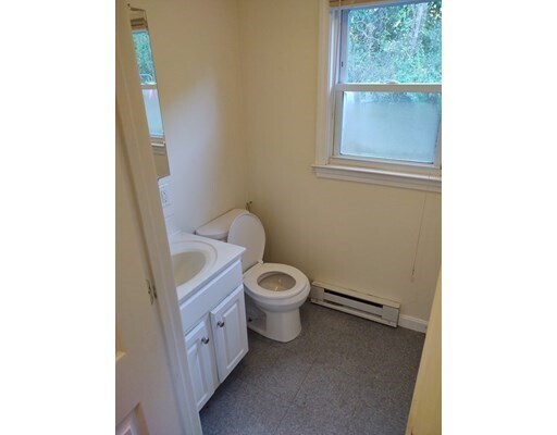Foto del edificio - 51 Beaver Dam Rd