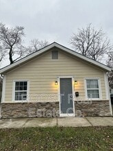 Building Photo - 3075 Howey Rd