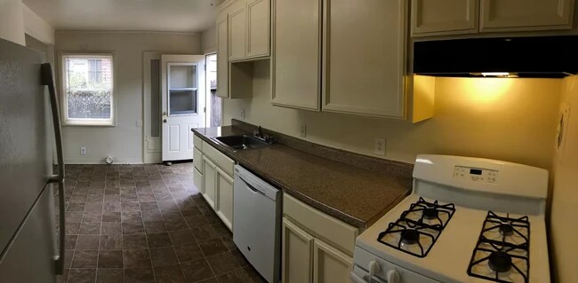 Building Photo - 521 Hilmar St