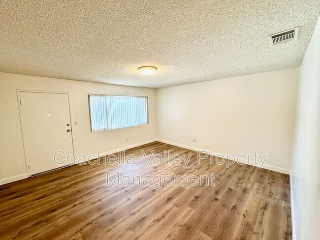 Foto del edificio - 73361 Catalina Way