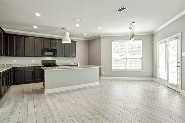 Building Photo - 9328 San Tejas Dr