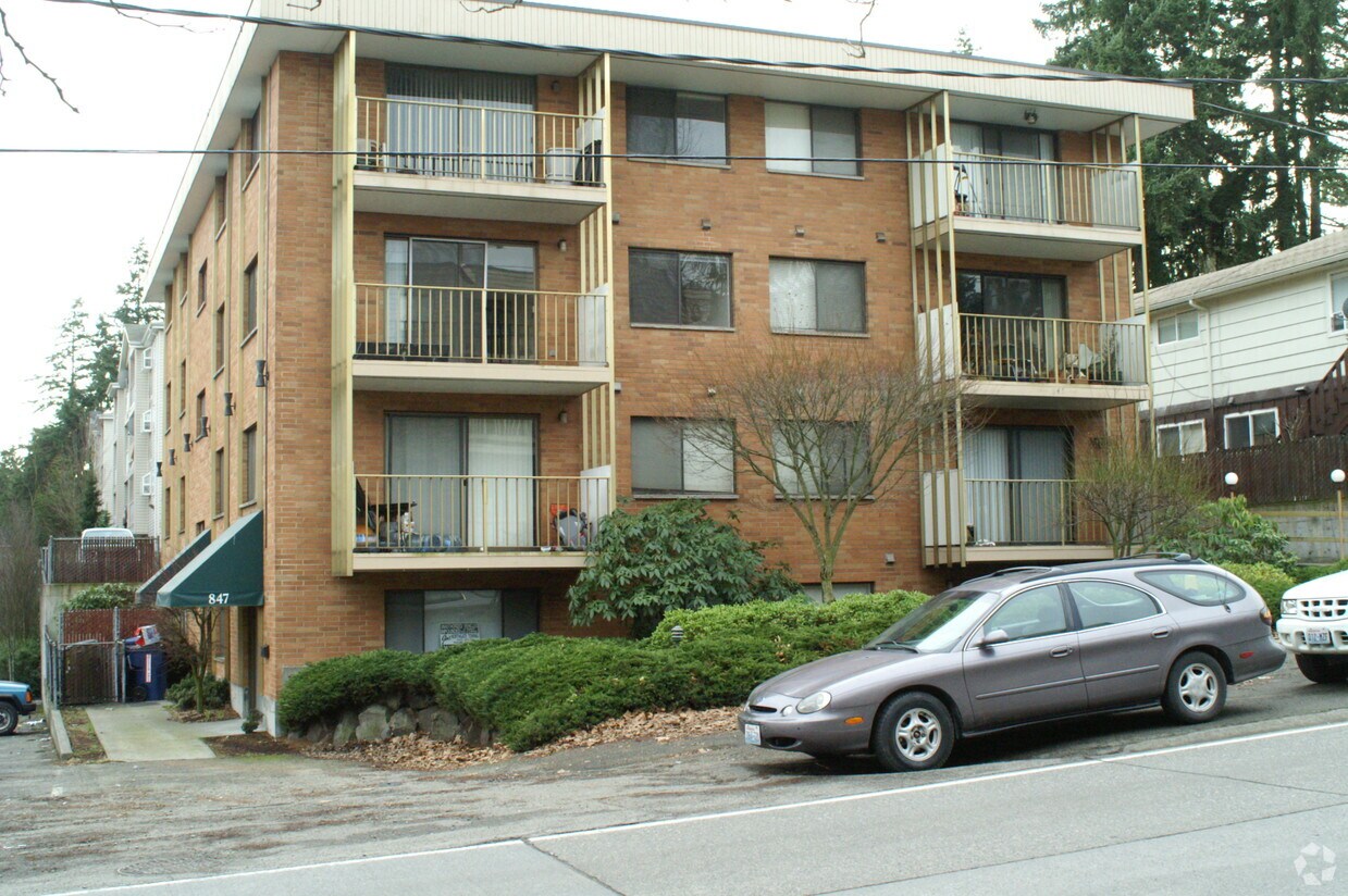 Building Photo - 845 NE 125th St