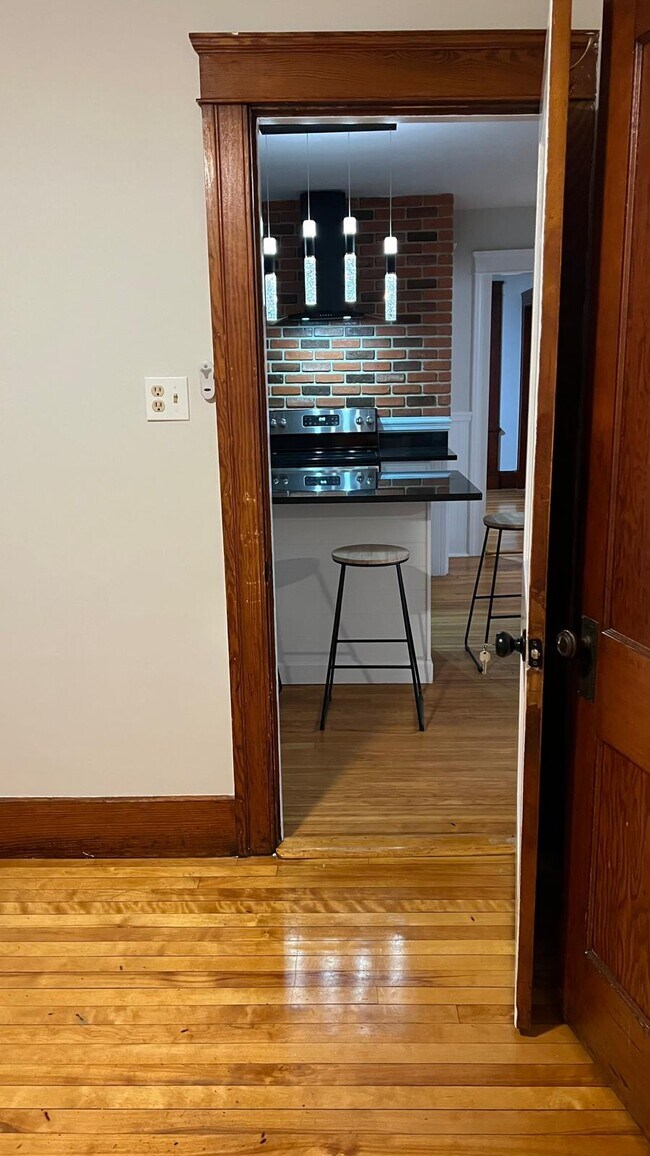 Building Photo - 90 Fairfax Rd