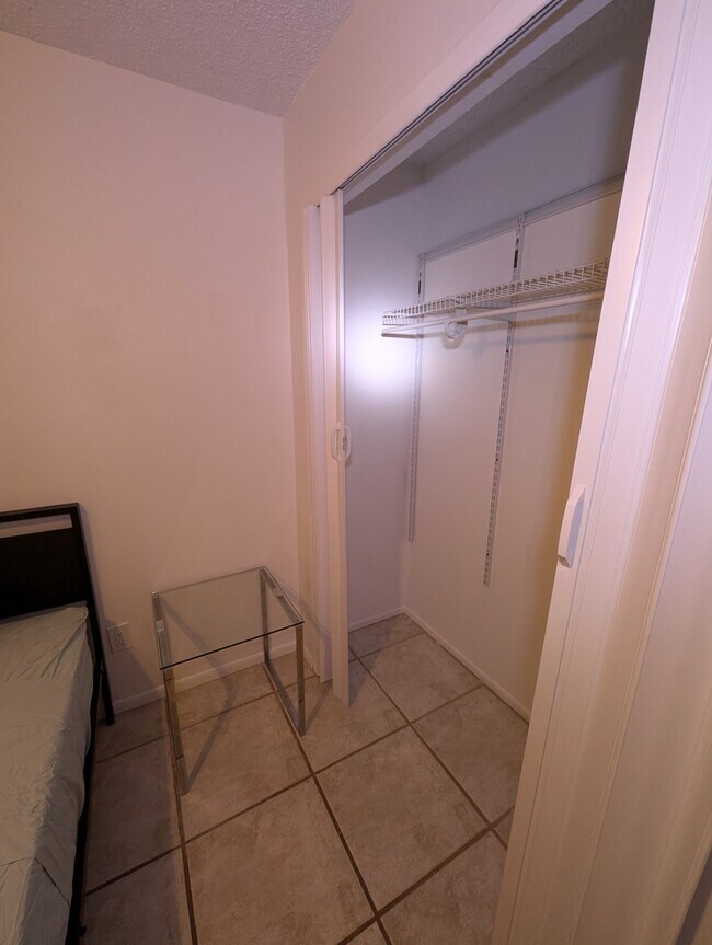 Foto del edificio - 8724 Tall Pine Ln