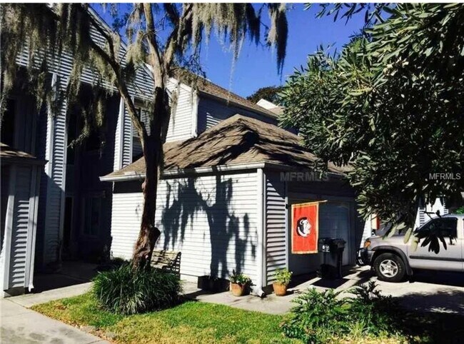 Foto del edificio - Large Executive Carrollwood Townhome