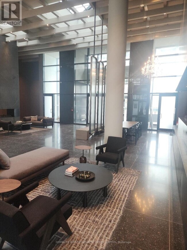 Photo du bâtiment - 8 Interchange Wy