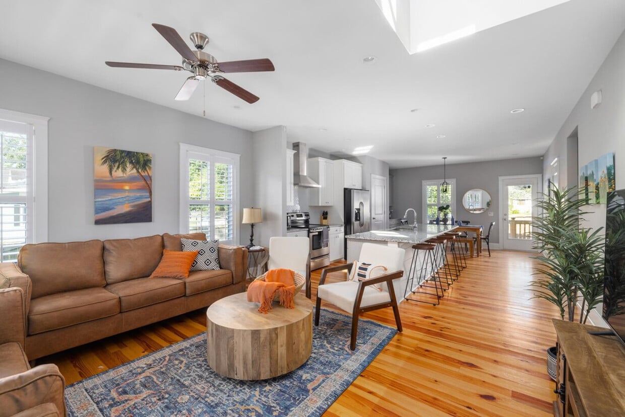 Foto principal - 1175 Leesville St