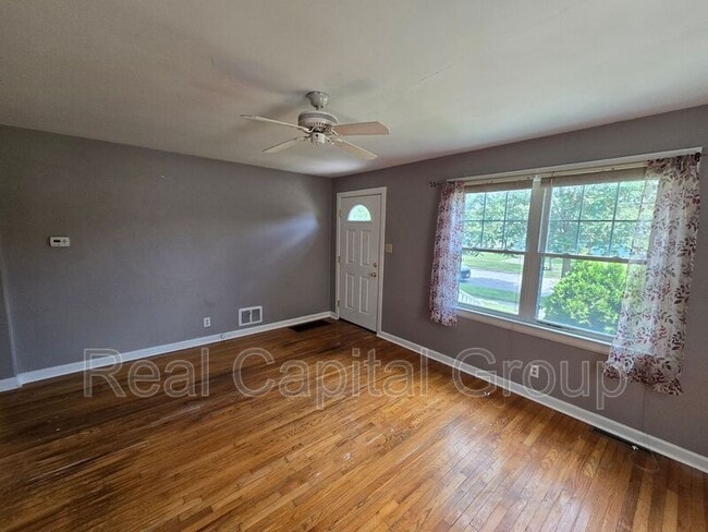 Foto del edificio - 310 Claremont Ave