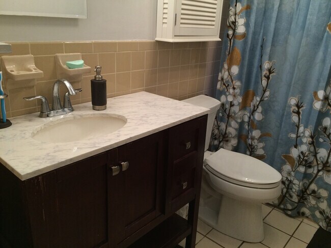 Bathroom - 5 Dove Ct