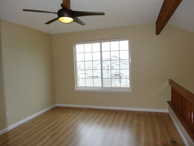 Building Photo - Yacht Club Townhouse Corner Unit