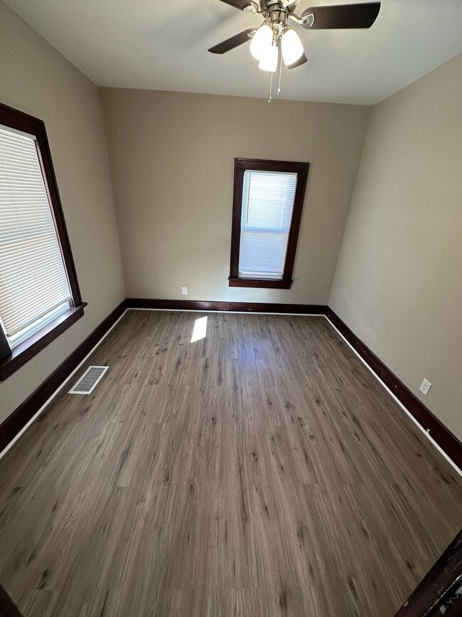 Foto del edificio - $1250 - 3 bedroom / 2 bathroom - Single Fa...