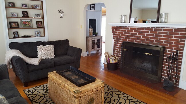 Foto del edificio - 2381 Cranston St