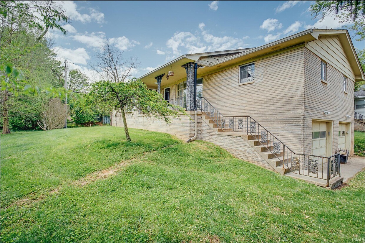 1442 Winfield Rd, Bloomington, IN 47401 Townhome Rentals in