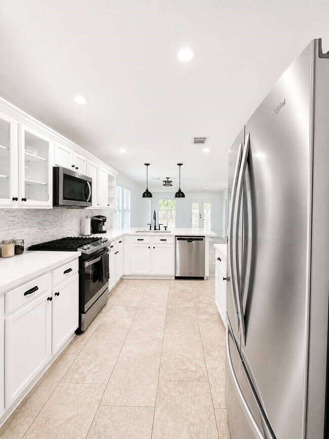 Building Photo - 1011 Backland Ct