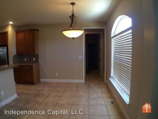 Building Photo - 5921 Inverness Dr
