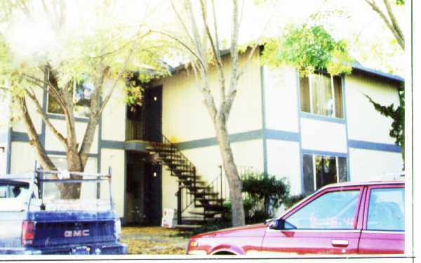 Foto del edificio - 915 Kirsten Ct