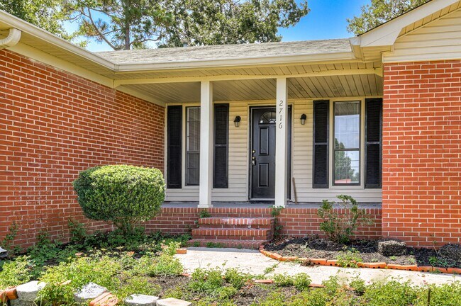 Foto del edificio - 2716 Cardigan Ct